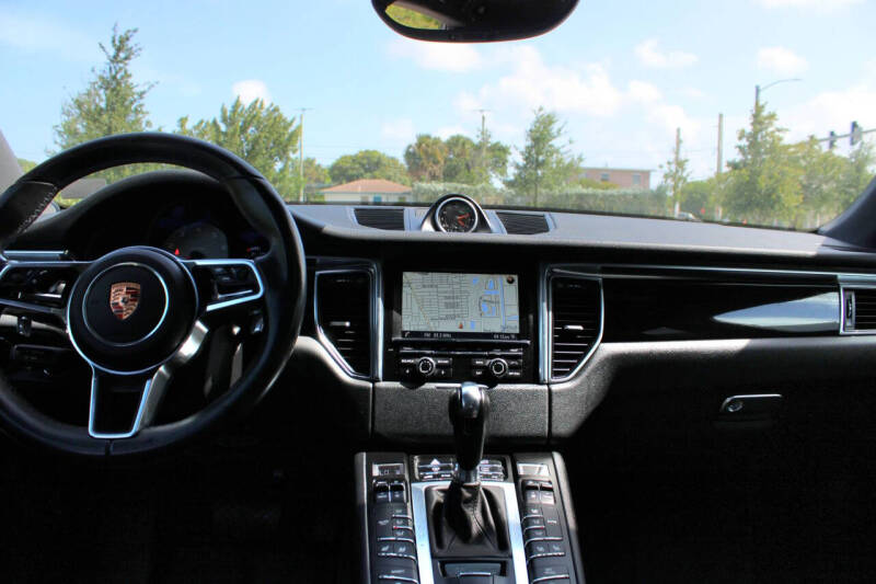 2016 Porsche Macan S