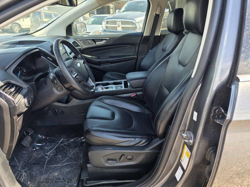 2022 Ford Edge Titanium