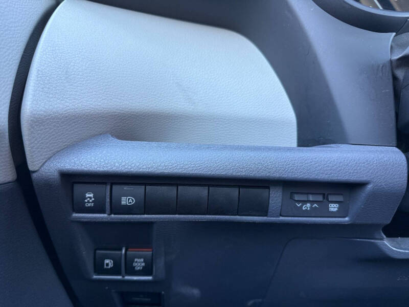 2024 Toyota Sienna LE 8-Passenger