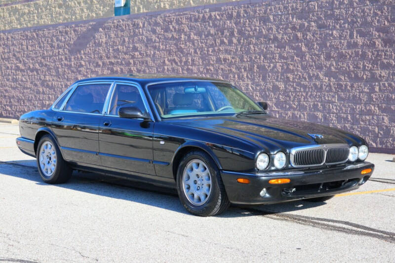 1998 Jaguar XJ-Series for sale at NeoClassics - JFM NEOCLASSICS in Willoughby OH