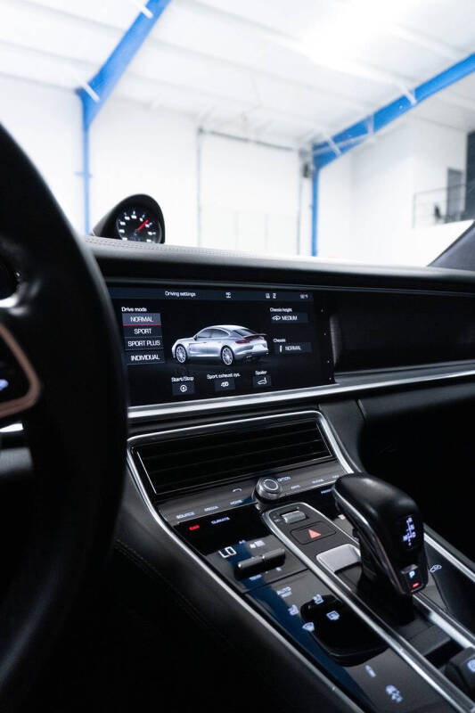 2020 Porsche Panamera GTS