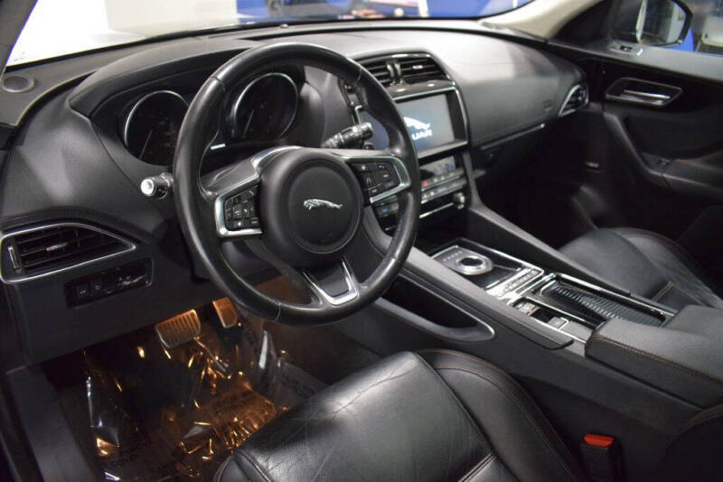 2019 Jaguar F-PACE 30t Prestige