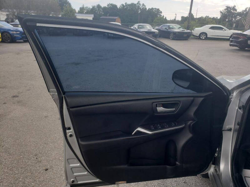 2017 Toyota Camry SE