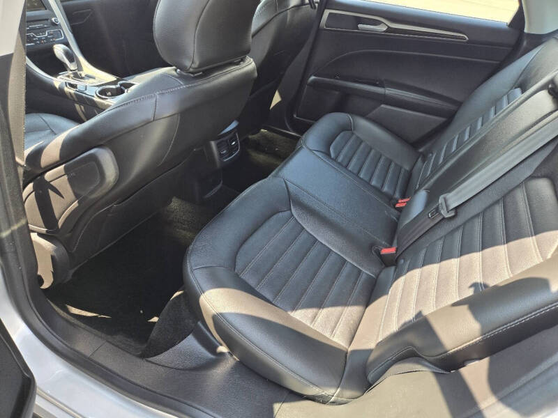 2016 Ford Fusion SE