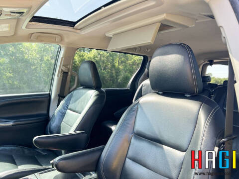 2017 Toyota Sienna SE 8-Passenger