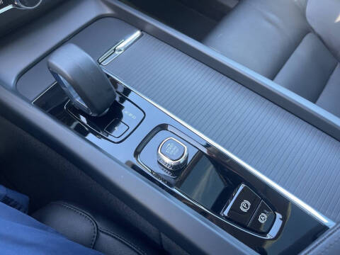 2023 Volvo XC60 B5 Core