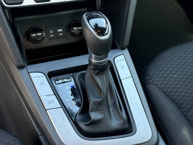 2020 Hyundai Elantra