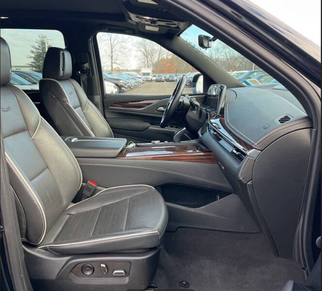 2023 Cadillac Escalade ESV Premium Luxury