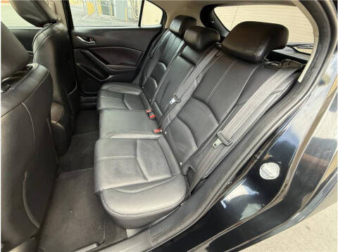 2018 Mazda MAZDA3 Touring