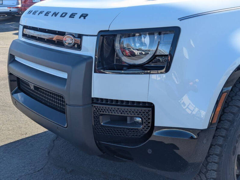 2024 Land Rover Defender 90 P400 X-Dynamic SE