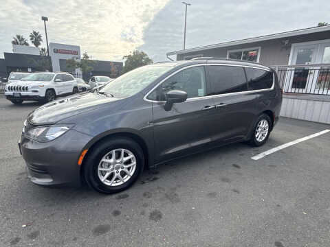 2017 Chrysler Pacifica Touring