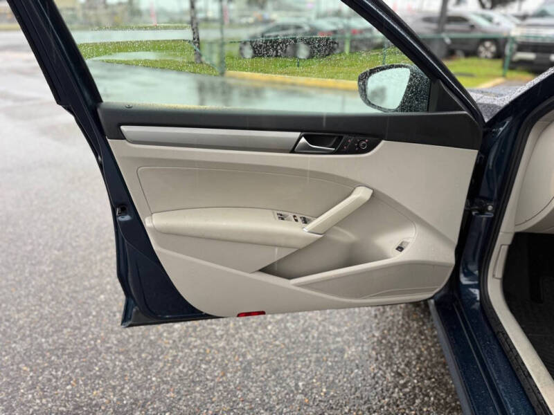 2022 Volkswagen Passat SE