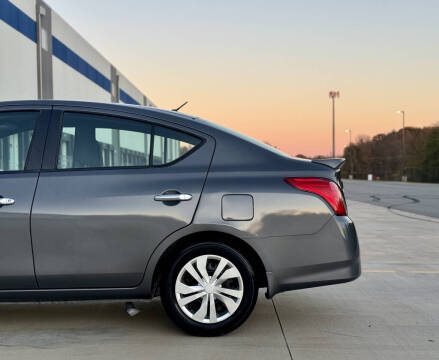 2019 Nissan Versa SV