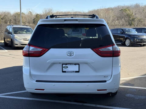 2015 Toyota Sienna XLE Premium 8-Passenger