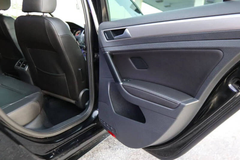 2017 Volkswagen Golf TSI Wolfsburg Edition