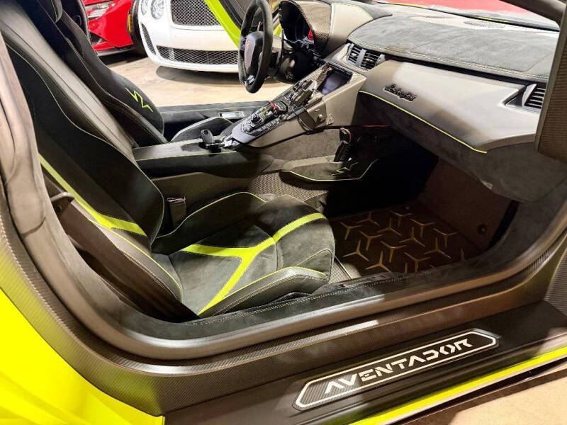 2016 Lamborghini Aventador LP 750-4 SV