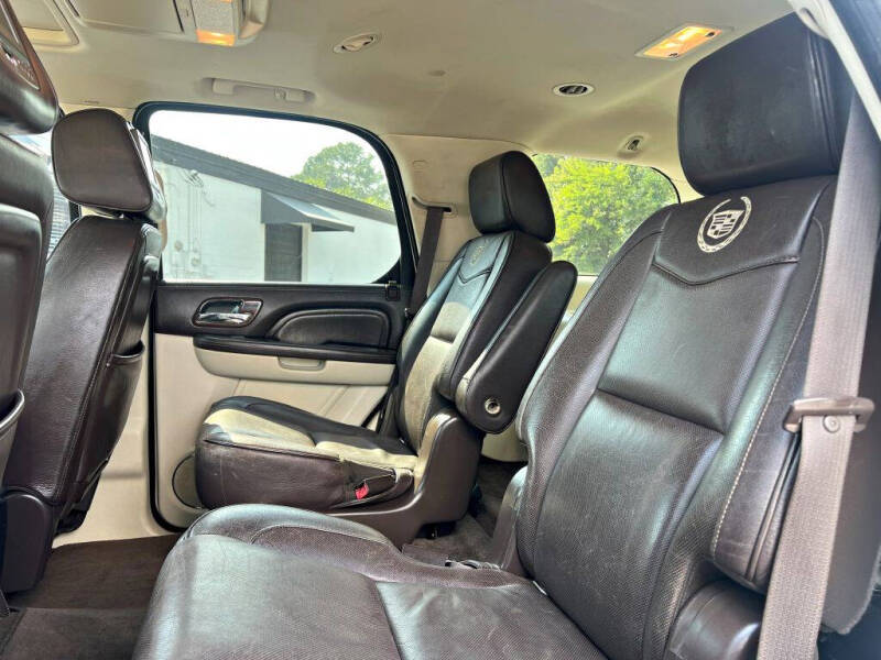 2012 Cadillac Escalade Platinum Edition