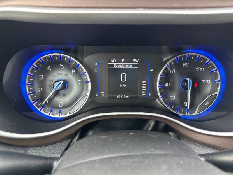 2022 Chrysler Voyager LX