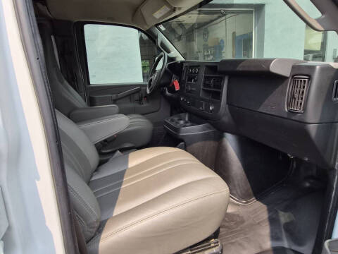 2017 Chevrolet Express 2500