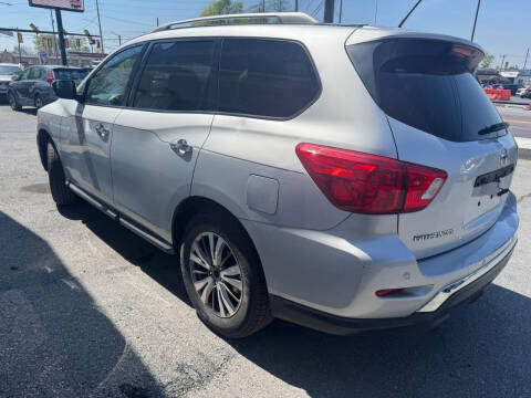 2018 Nissan Pathfinder SL