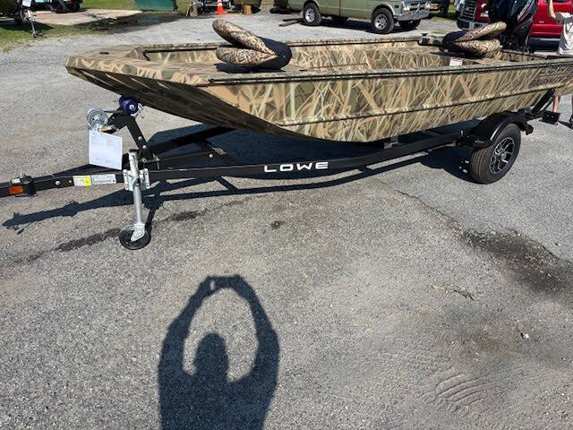 2026 Lowe Boats Roughneck 1660