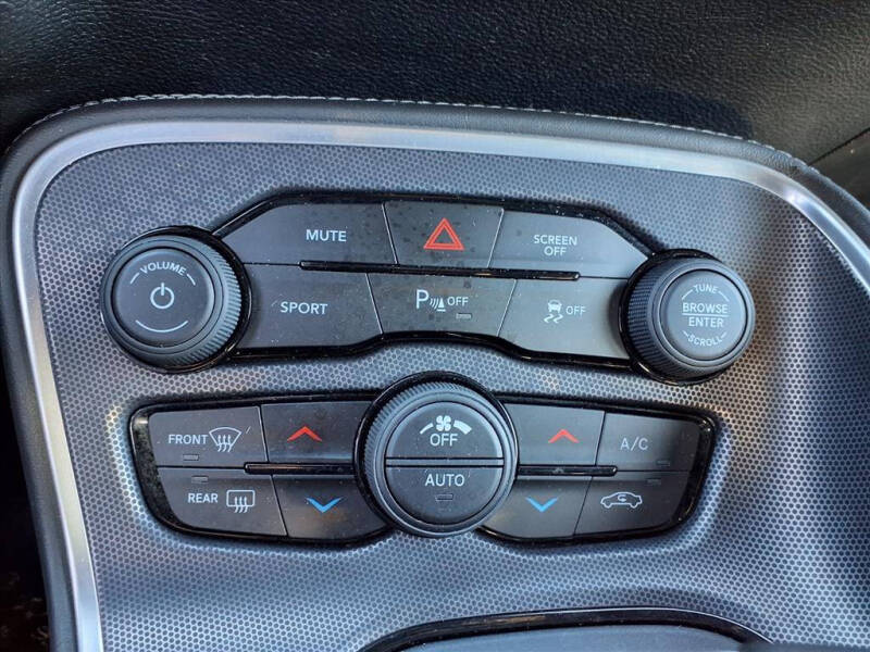 2017 Dodge Challenger SXT