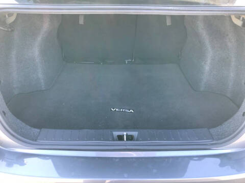 2023 Nissan Versa SR