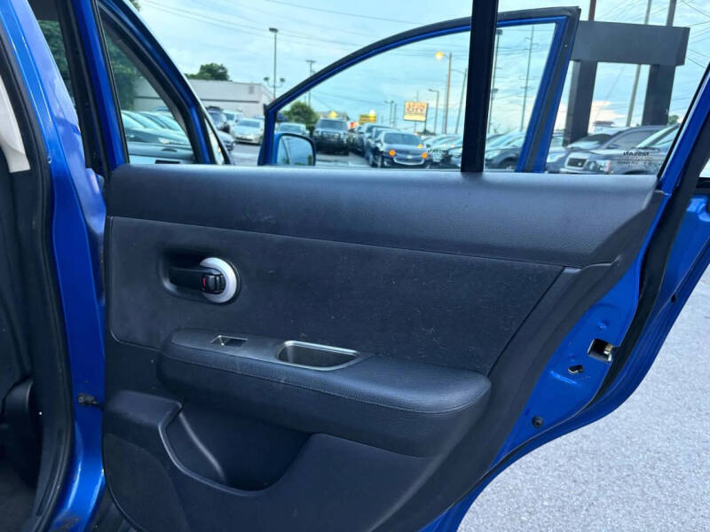 2011 Nissan Versa 1.8 S