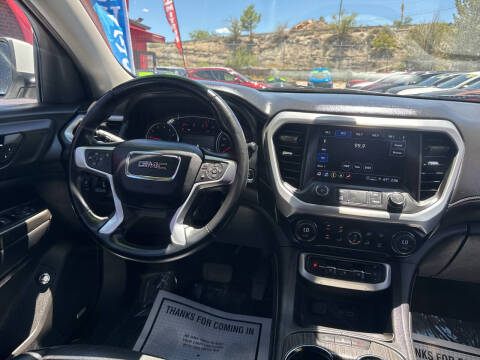2023 GMC Acadia SLT