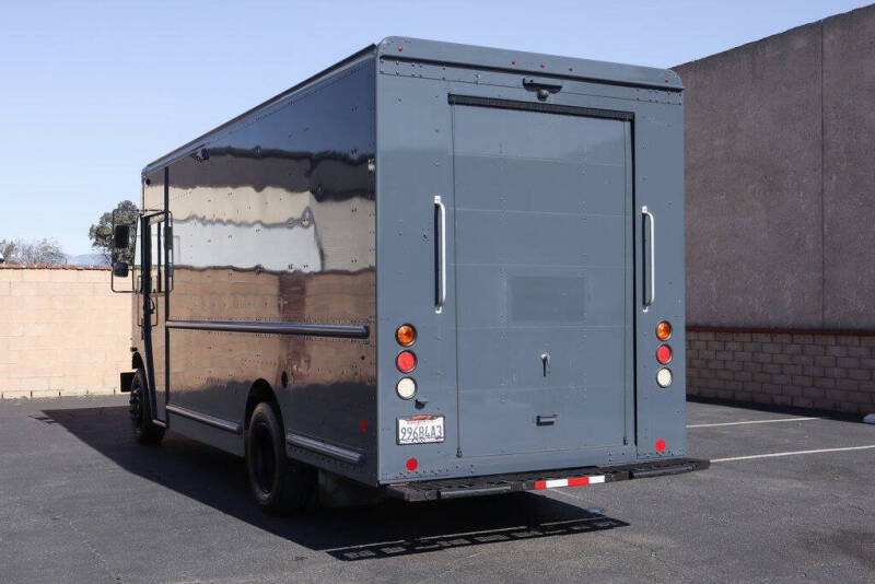 2020 Freightliner MT45 Chassis