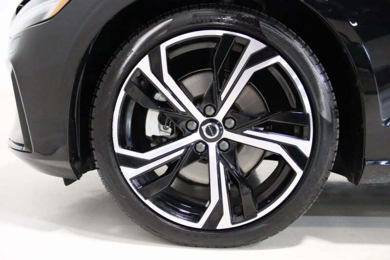 2025 Volvo S60 B5 Core