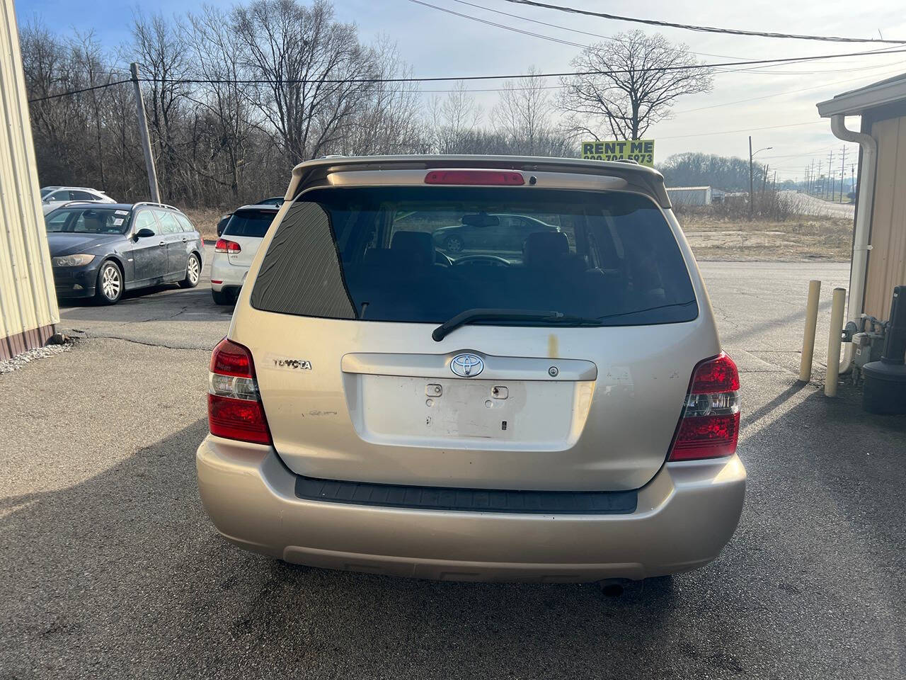 2004 Toyota Highlander for sale at BNM AUTO GROUP in GIRARD, OH