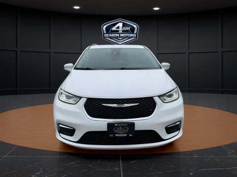 2022 Chrysler Pacifica Touring L