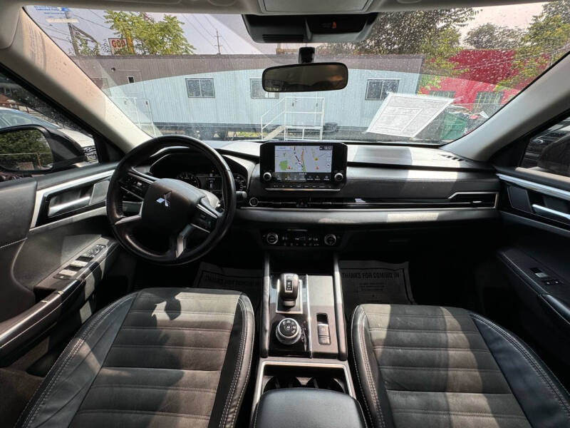 2022 Mitsubishi Outlander SE