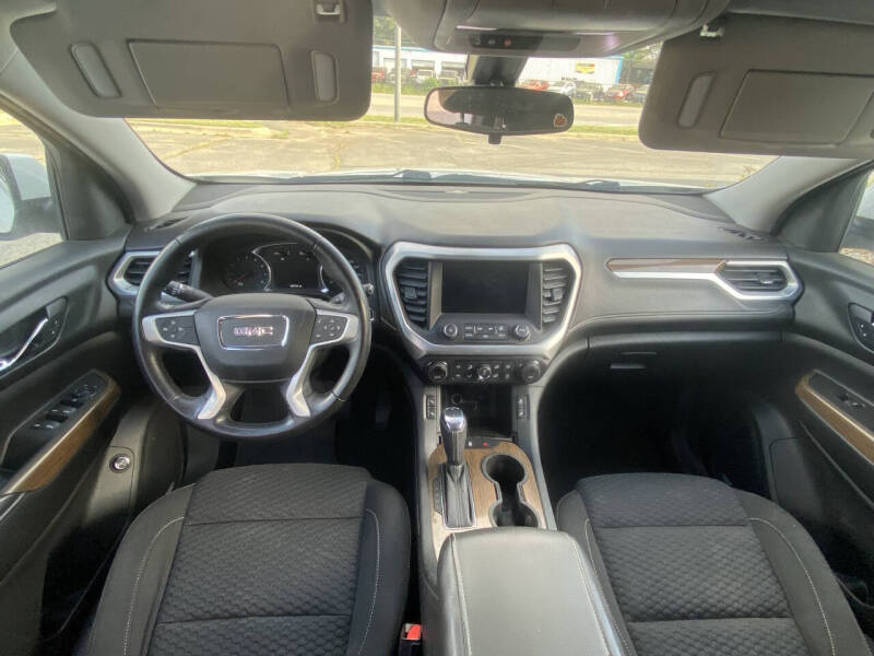 2017 GMC Acadia SLE-2