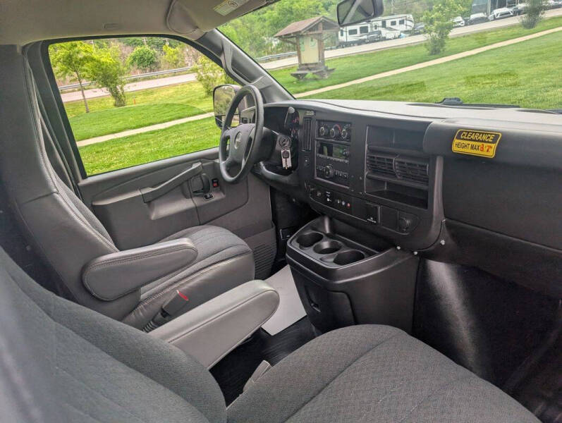 2020 GMC Savana 2500