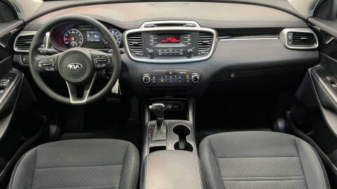 2017 Kia Sorento L