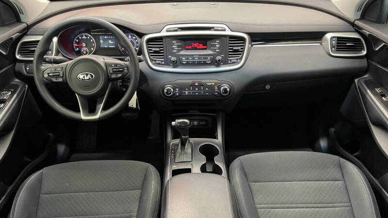 2017 Kia Sorento L