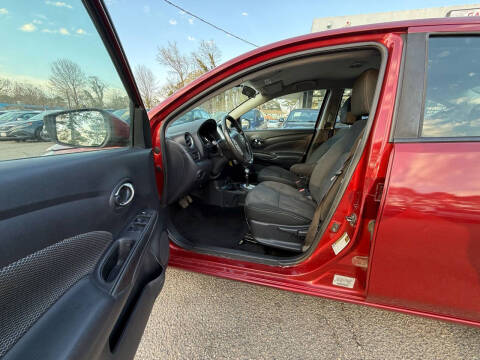2017 Nissan Versa 1.6 SV