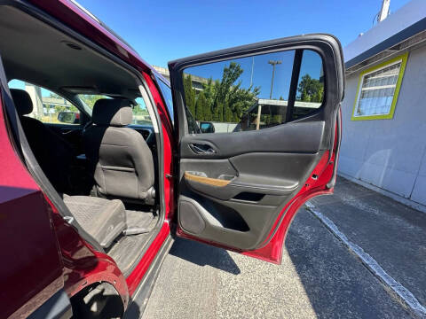 2017 GMC Acadia SLE-2