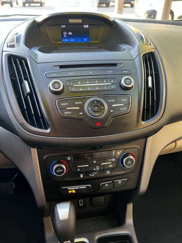 2017 Ford Escape SE - Photo 11