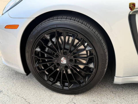 2016 Porsche Panamera