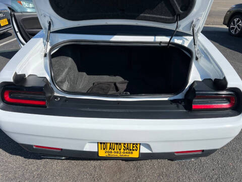 2018 Dodge Challenger SXT Plus