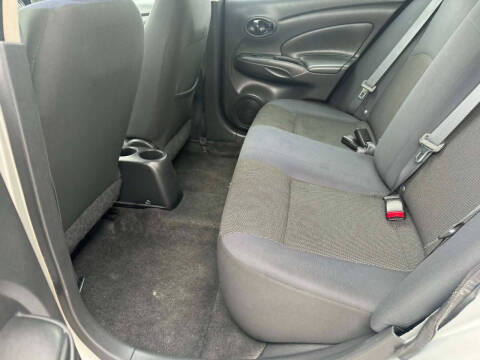 2012 Nissan Versa 1.6 SV