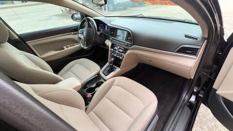 2019 Hyundai Elantra SE