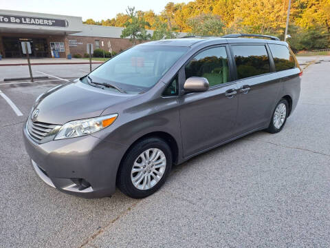2013 Toyota Sienna XLE 8-Passenger