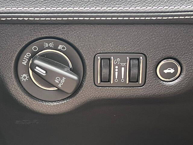 2023 Chrysler 300 C