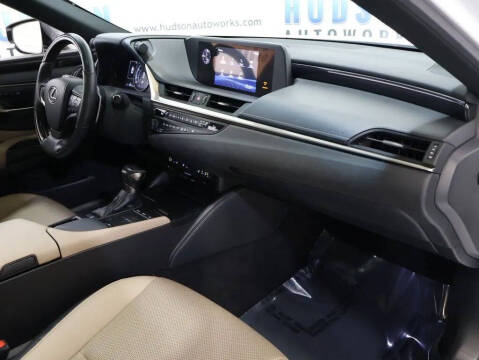 2019 Lexus ES 350