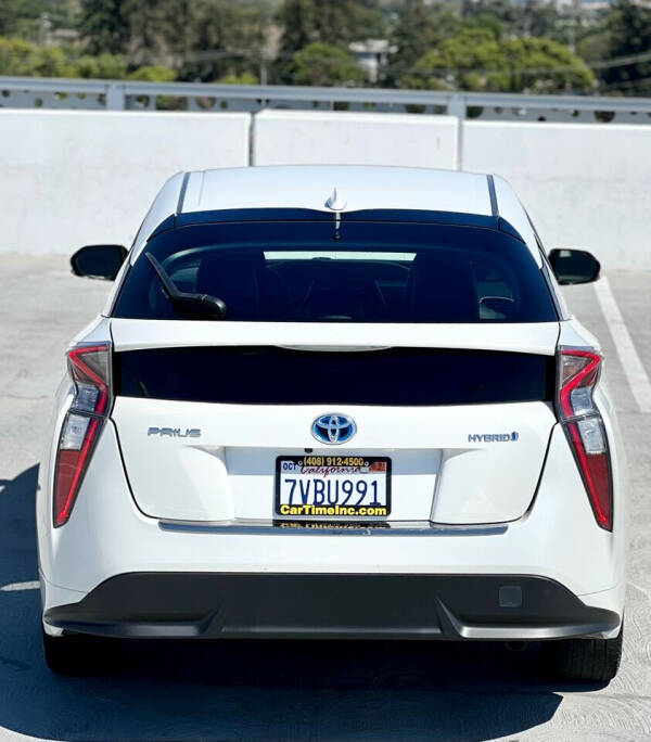 2016 Toyota Prius Four