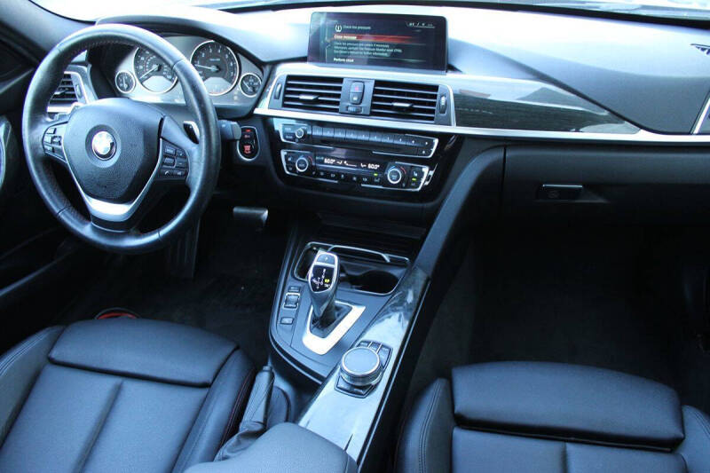 2017 BMW 3 Series 330i